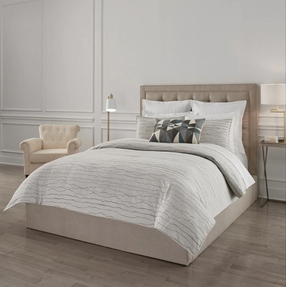 LUXURY HOTEL FULL/QUEEN MINI DUVET SET $229